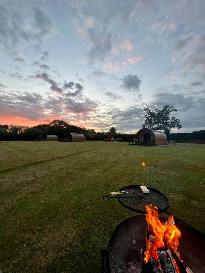 Отель Millview Meadow Retreats Грейт-Ярмут Экстерьер фото