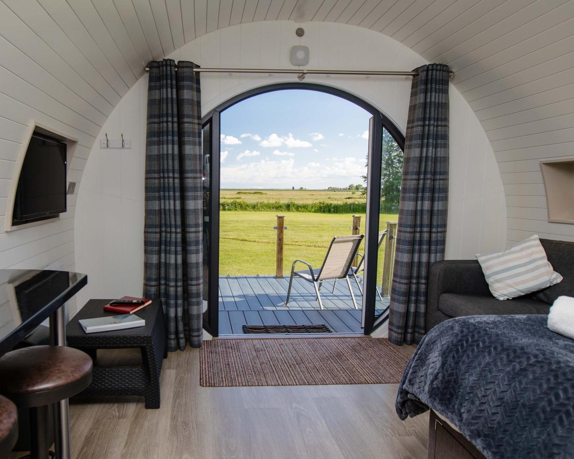 Отель Millview Meadow Retreats Грейт-Ярмут Экстерьер фото