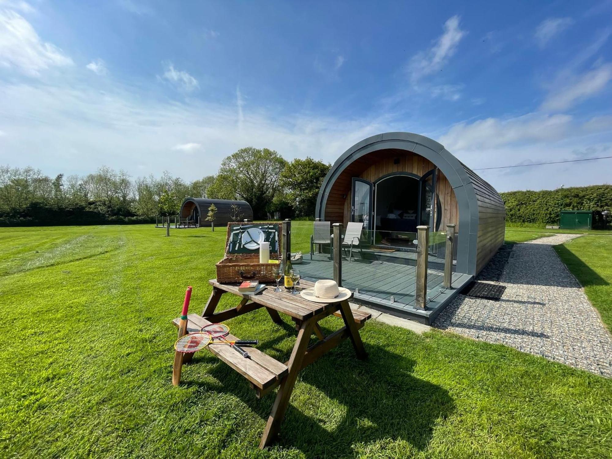 Отель Millview Meadow Retreats Грейт-Ярмут Экстерьер фото